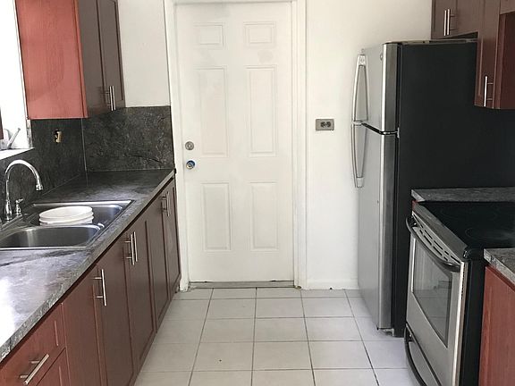 4th image of 19310 NW 41st Ave