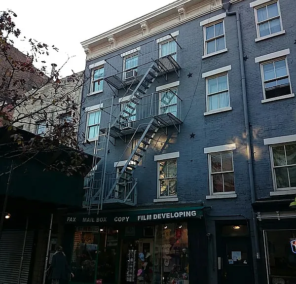565 Hudson St #8 — Photo 1