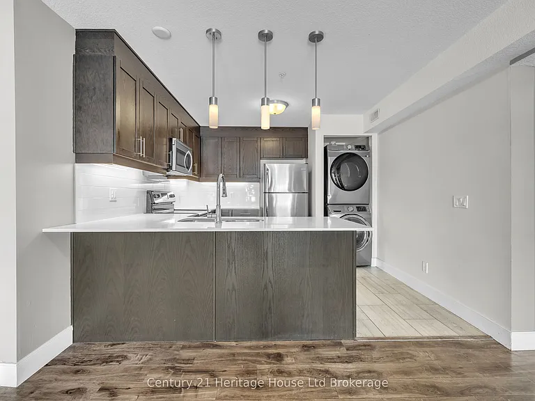 34 Brock St #303 — Photo 2