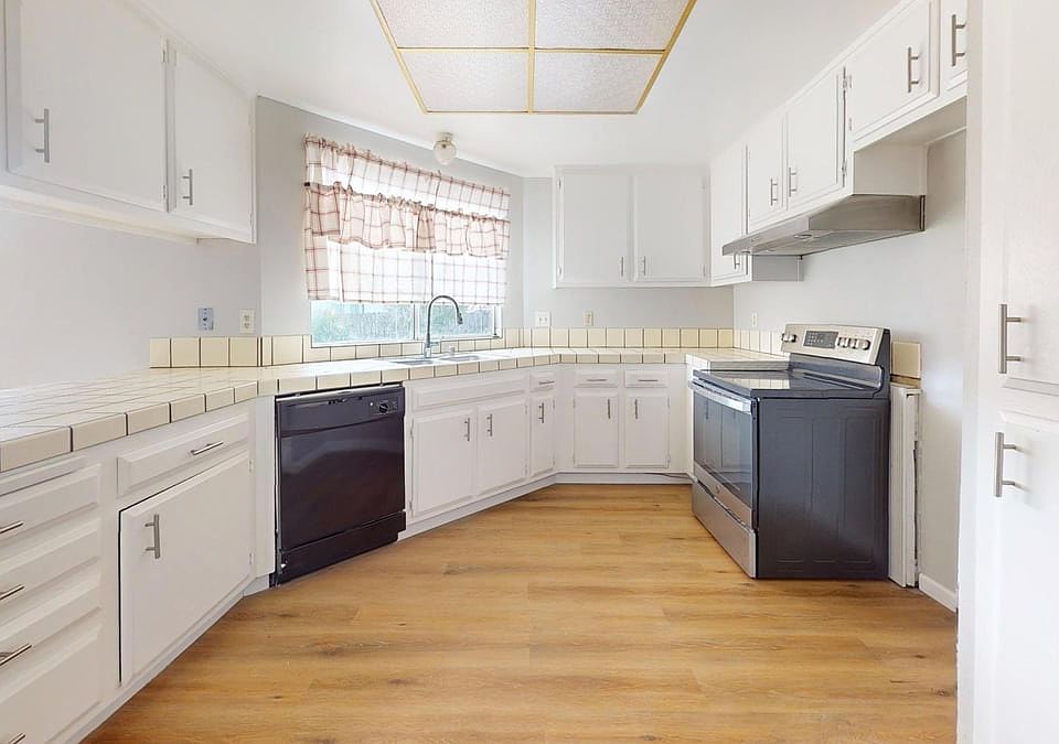 1st image of 33 De Martini Ct