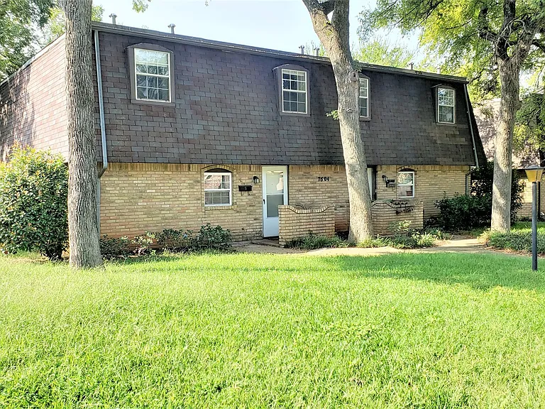 7604 Bridges Ave #B — Photo 1