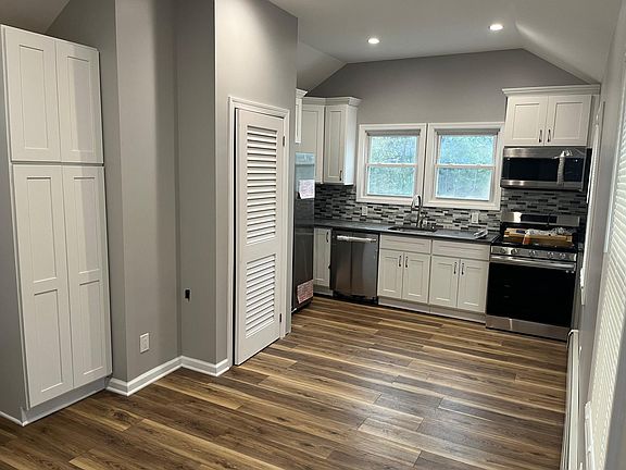3rd image of 41 Elmwood Ave #A