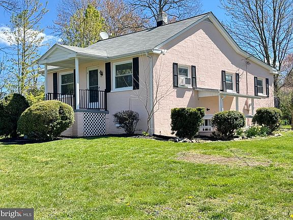 2nd image of 22282 Saint Louis Rd