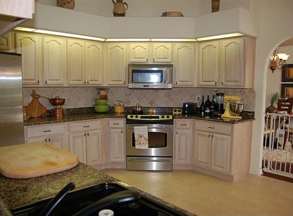 kitchen/granite and stainless 