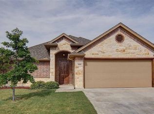 501 Donna Cir, Granbury, TX 76049