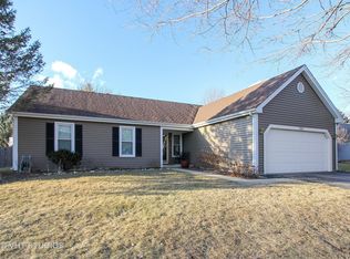 232 Foxmoor Rd, Fox River Grove, IL 60021