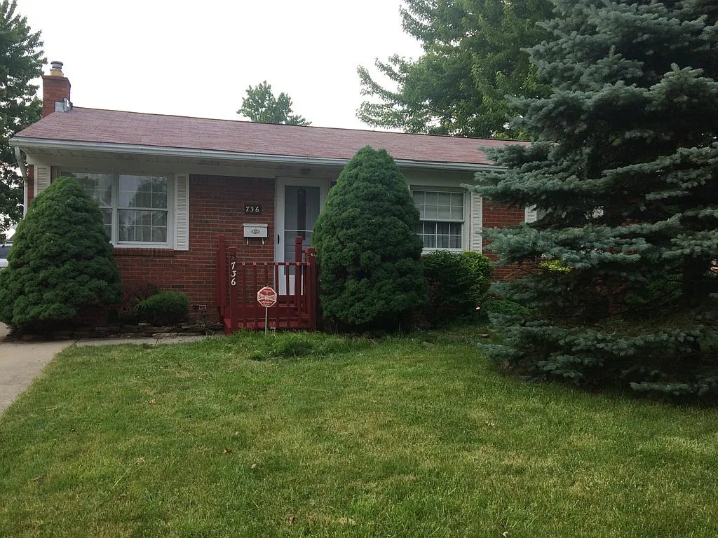 736 Fairwood Blvd photo 1
