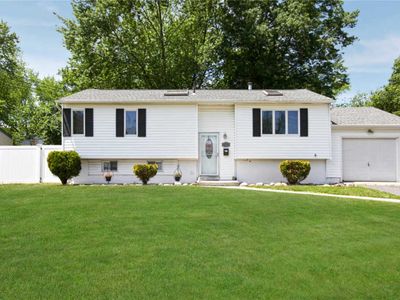 2906 Gull Ave, Medford, NY, 11763