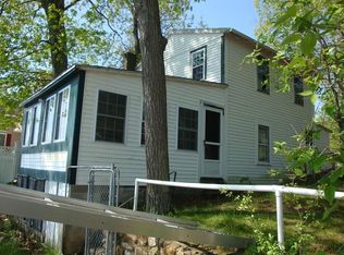 22 Cedar Lake Dr, Sturbridge, MA 01566