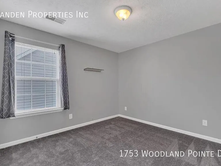 1753 Woodland Pointe Dr — Photo 31
