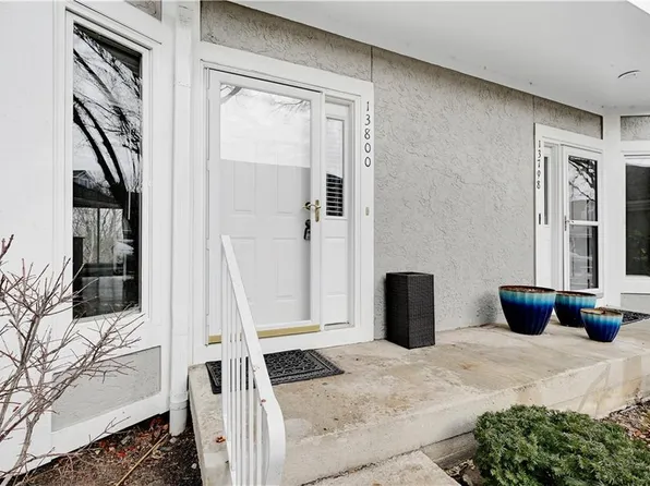 13800 W 58th Ter, Shawnee, KS 66216