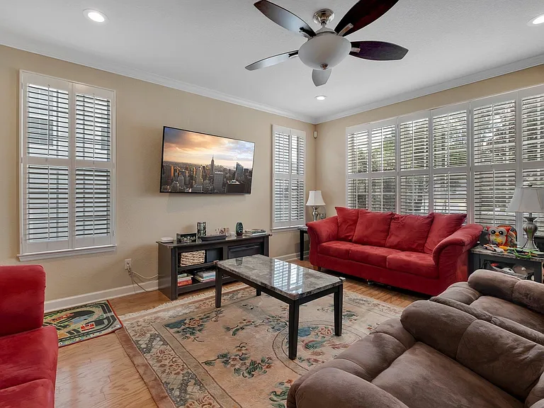 2119 Fernleigh Dr — Photo 5