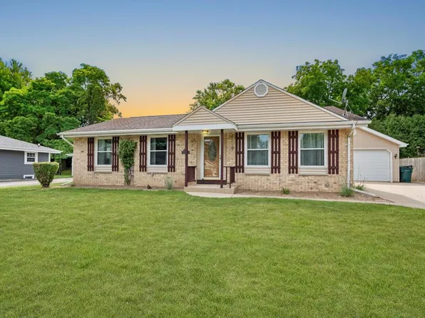 117 Judge DRIVE, Saukville, WI 53080