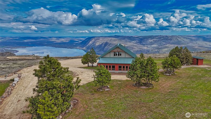 2nd image of 27 Scenic Drive