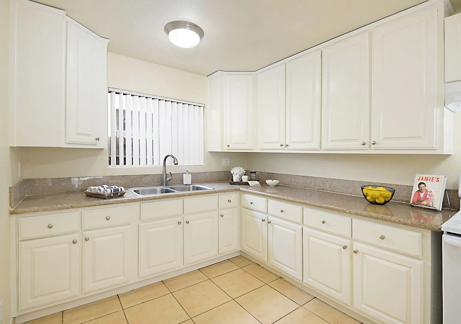 Eucalyptus Townhomes — Photo 4