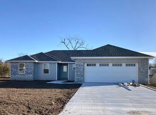 330 Towne Loop, Marshfield, MO 65706