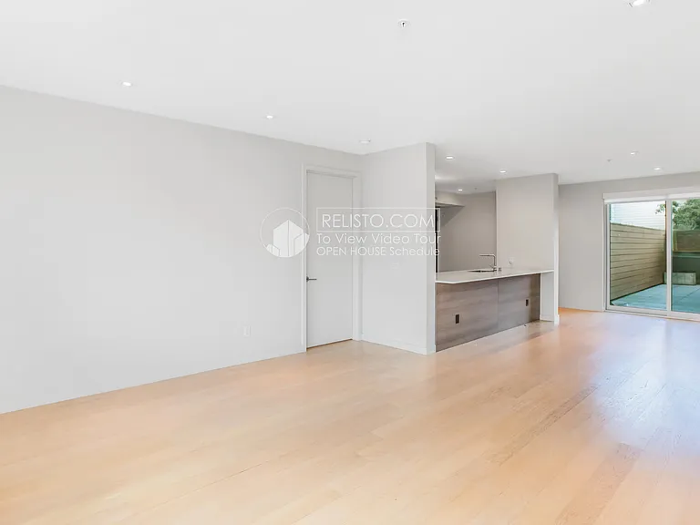 3590 20th St #201 — Photo 5