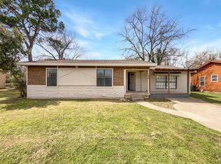 106 Hillside Dr, Alvarado, TX 76009