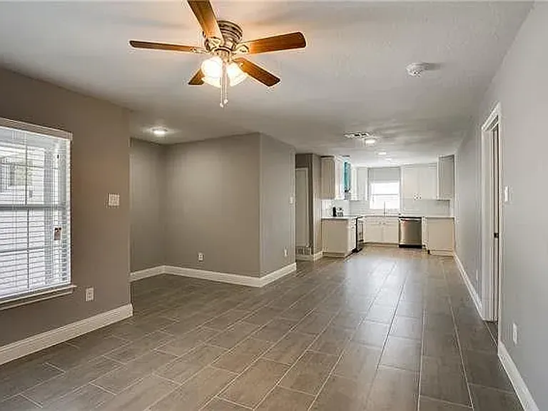13375 Glenside Dr — Photo 9