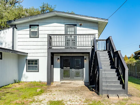 640A Whitten St #A, Clute, TX 77531