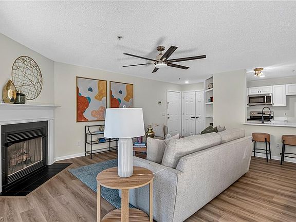 4th image of 3725 Morris Farm Dr APT 2D