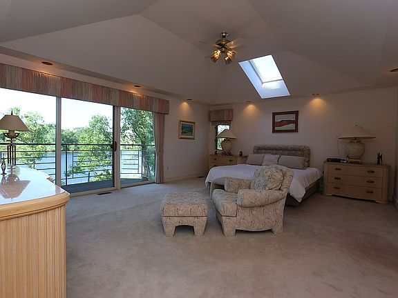 2nd image of 5848 Glen Eagles Dr