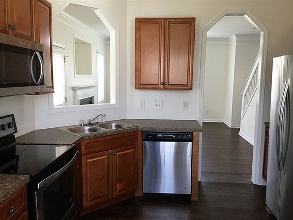 3rd image of 3912 Carolina Cherry Dr