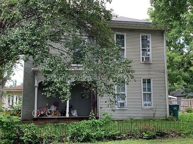 2nd image of 129 S 10th St