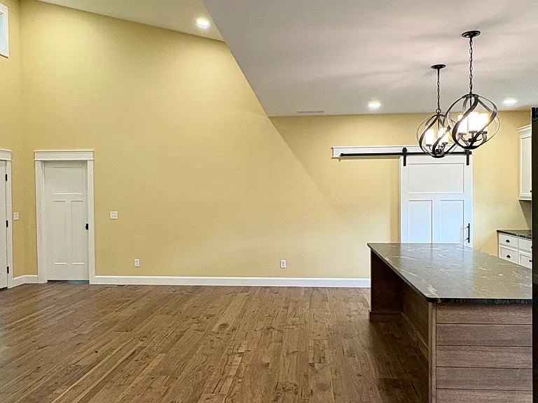 925 Clifton Church Rd — Photo 6