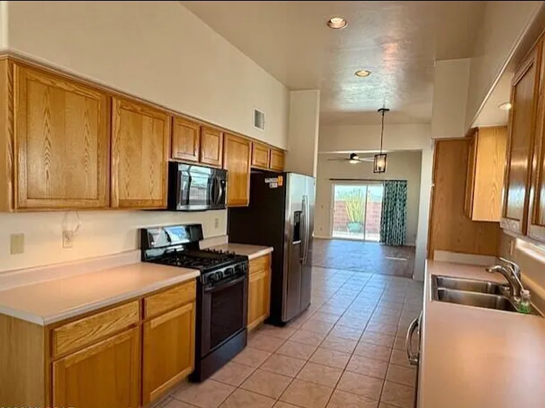 8119 N Peppersauce Dr — Photo 9