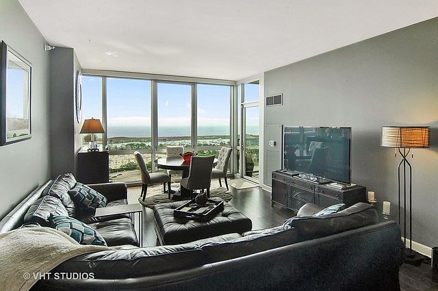 1st image of 1629 S Prairie Ave #1804