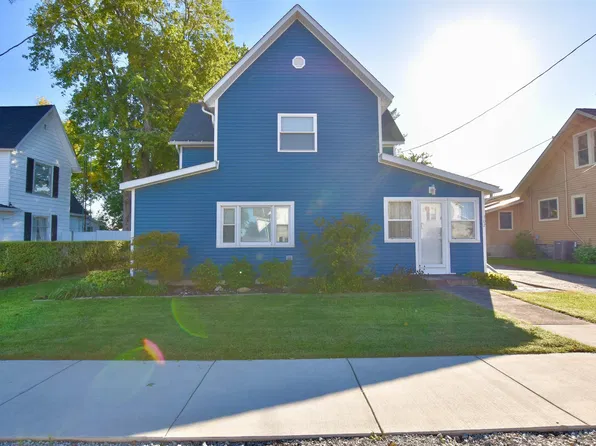 307 N Burke St, Wolcott, IN 47995