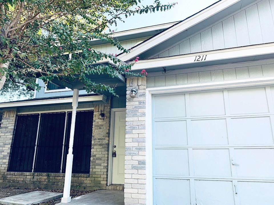 Attached 1-car garage