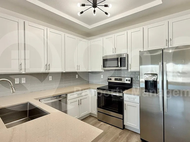 9160 N 67th Ave #202 — Photo 3