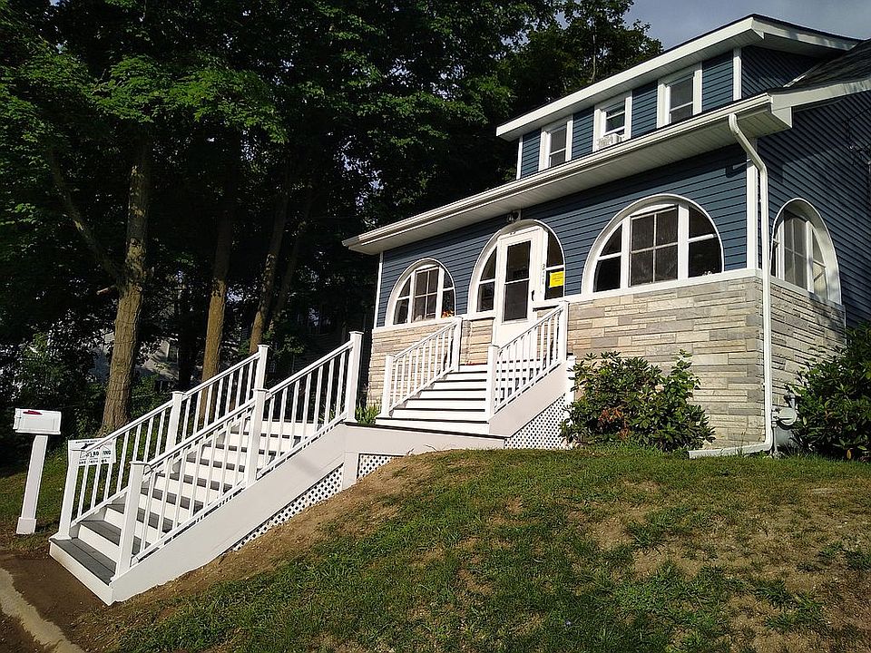 2nd image of 211 Prospect Ave