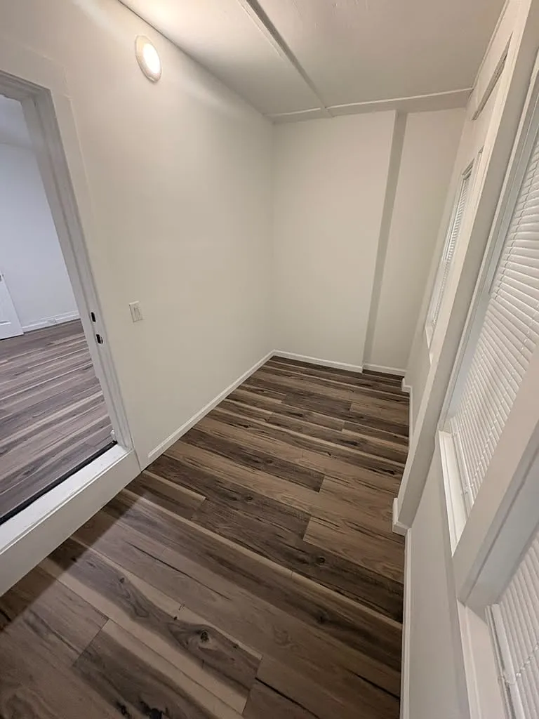 3 bed, 900 sqft, $1,700 — Photo 1