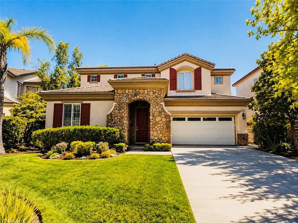 4 bed, 2883 sqft, $4,500 — Photo 4