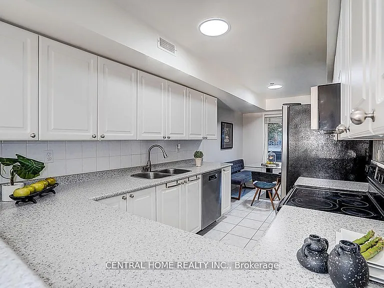988 Sheppard Ave W #11 — Photo 16