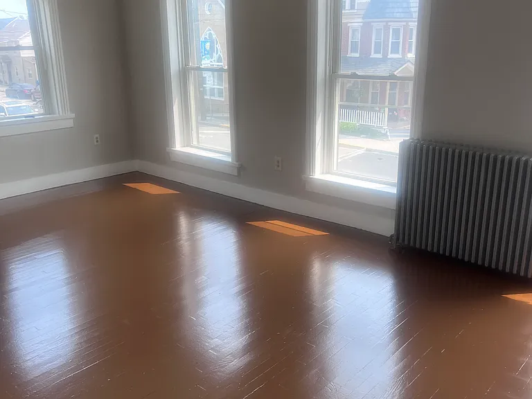 100 2nd St #3 — Photo 10
