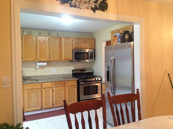 5th image of 3905 Greenbay Dr