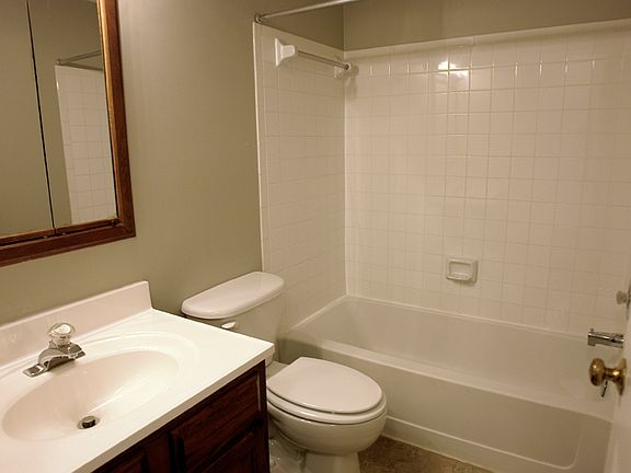 3rd image of 13237 Whitechurch Cir