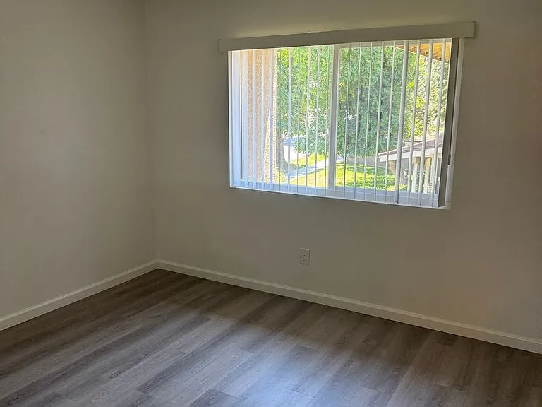 11170 Poplar St — Photo 6