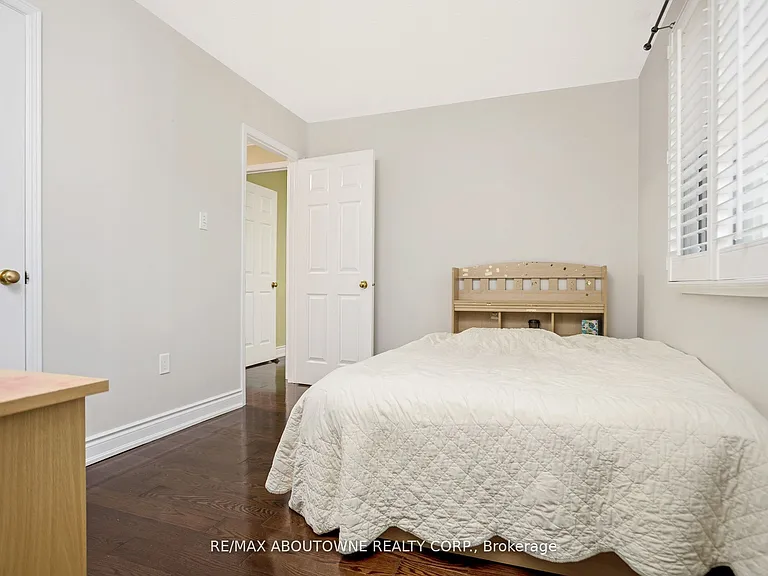 2235 Grenville Dr — Photo 24