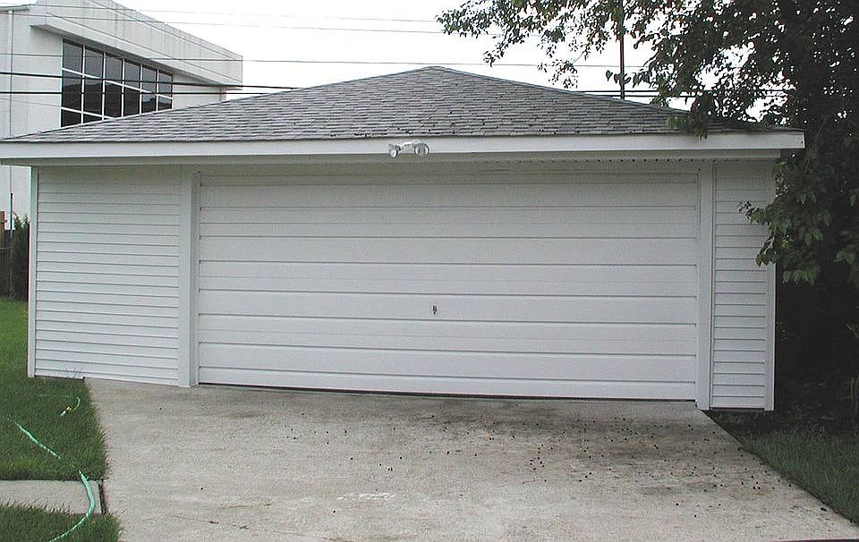 2nd image of 23161 Beverly Ave