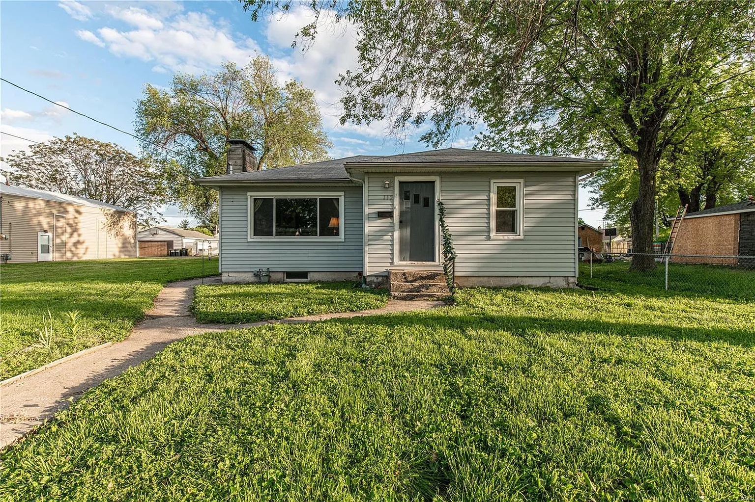 112 W Birch St photo 1
