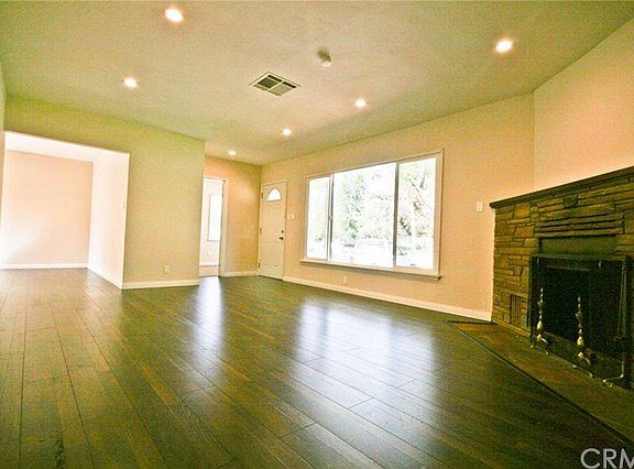 5th image of 2564 Valencia Ave