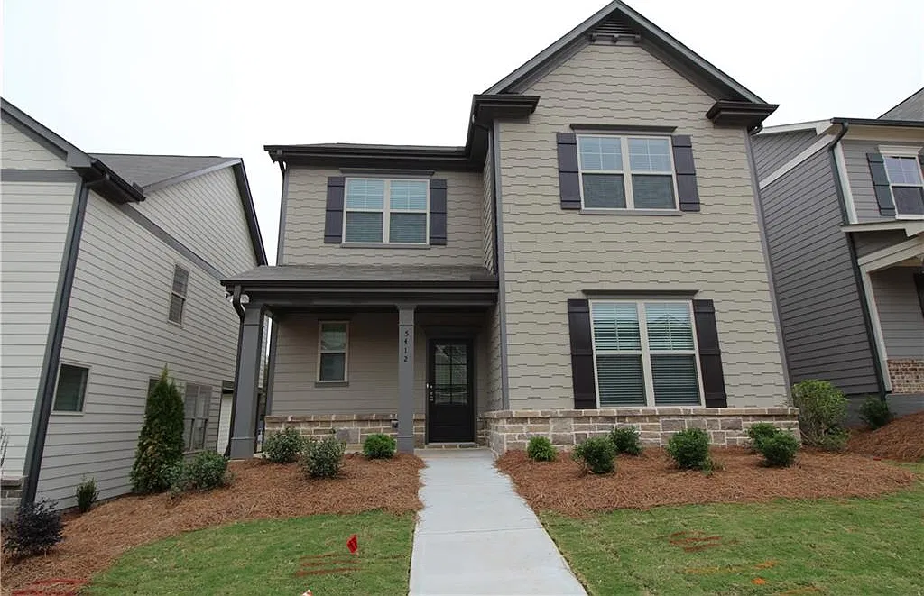 4 bed, 2.5 bath, 2572 sqft, $2,300 — Photo 1
