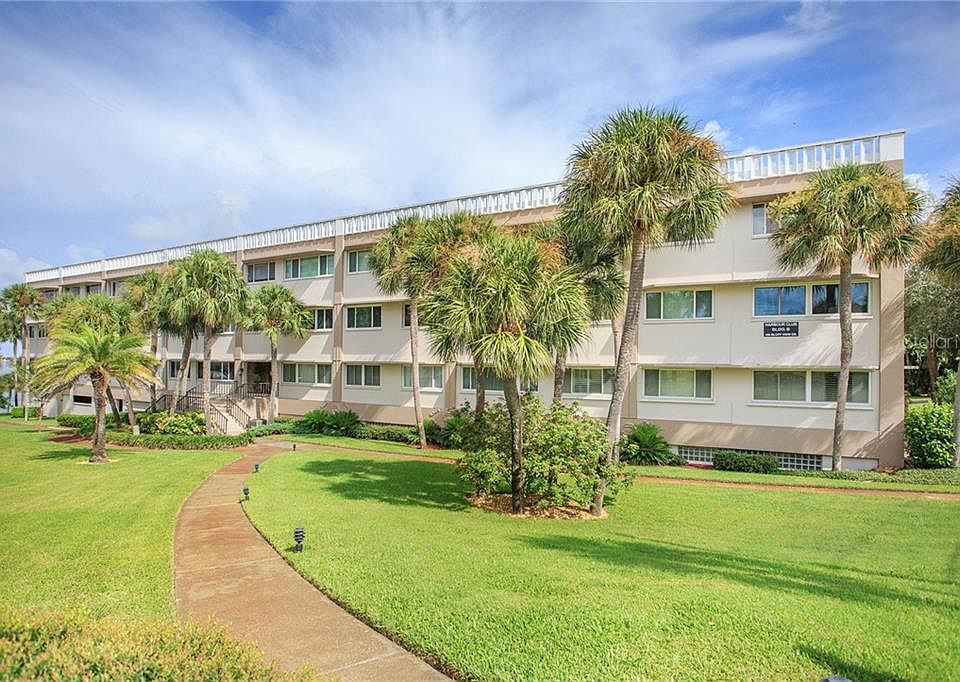 Home For Sale In Harbour Club