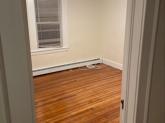 4th image of 257 Bryant Ave APT 2