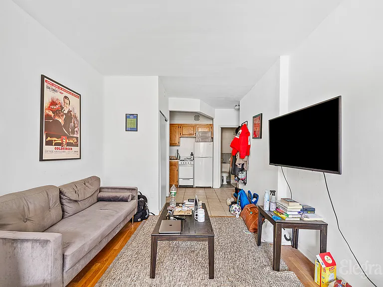 248 W 20th St #2B — Photo 3